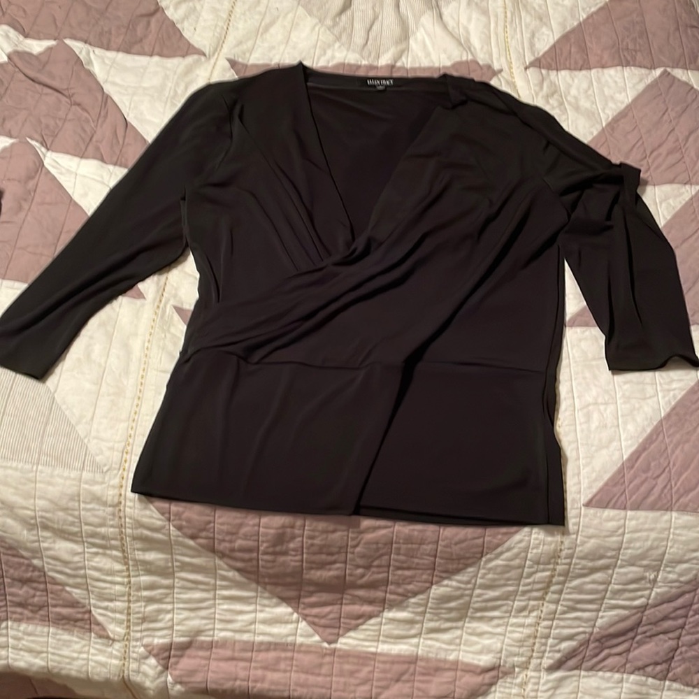 Ellen Tracy large crisscrossed front three-quarter length sleeve shirt looks new